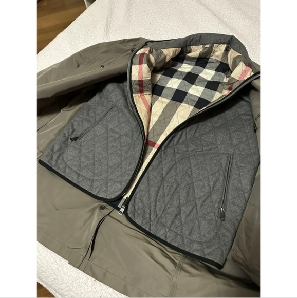 Authentic Burberry Coat - Picture 3 of 7